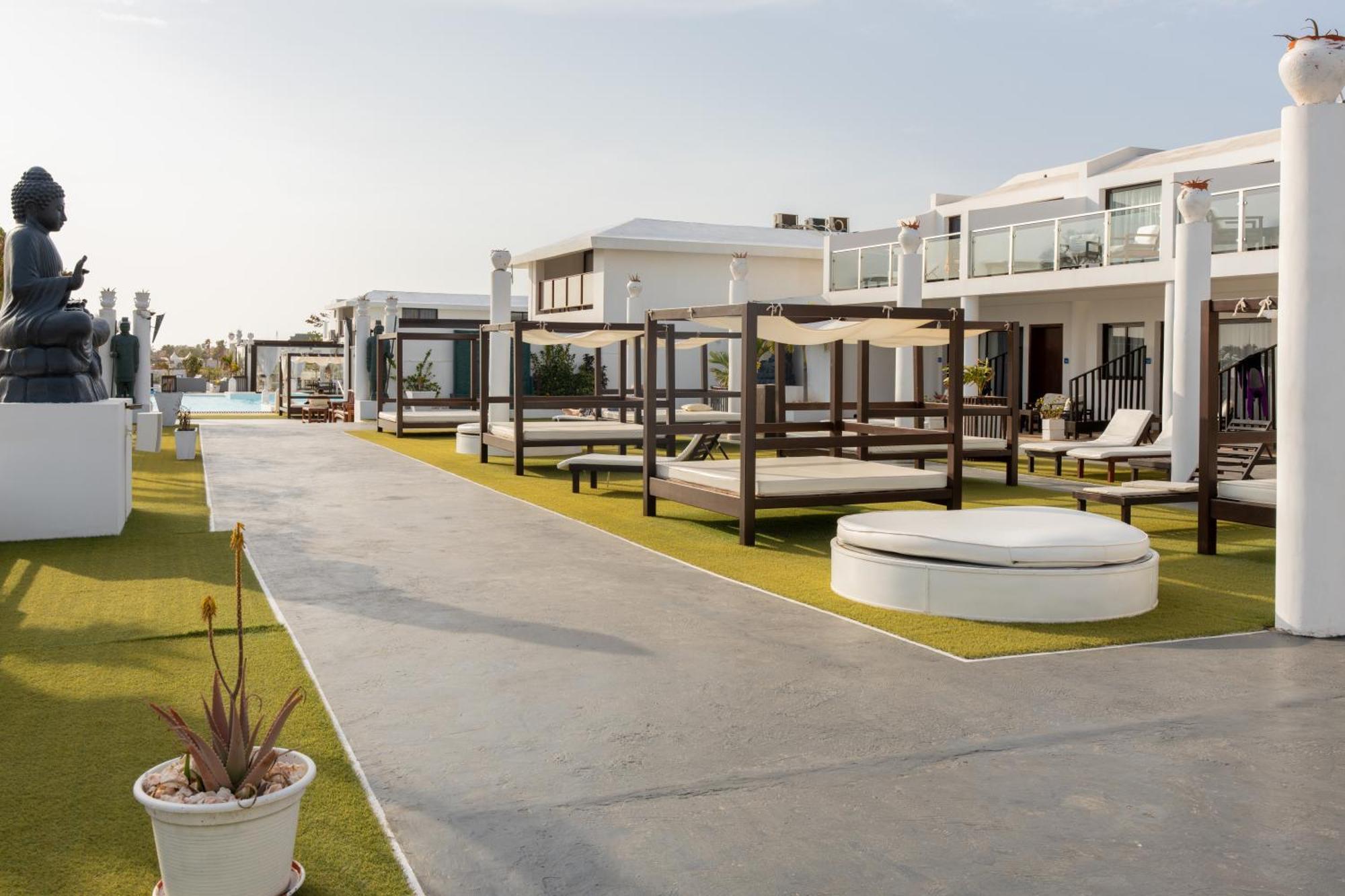 Hotel Livvo Budha Beach Santa Maria Exterior photo